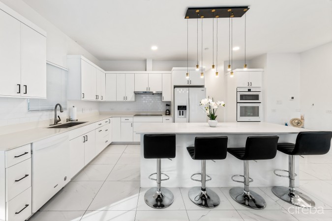 FULLY REMODELED 3BR FAMILY HOME IN NORTH SOUND ESTATES