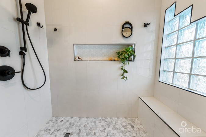 FULLY REMODELED 3BR FAMILY HOME IN NORTH SOUND ESTATES