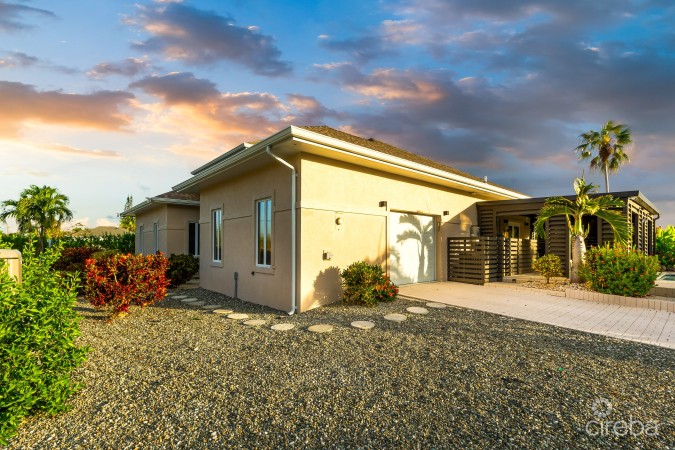 FULLY REMODELED 3BR FAMILY HOME IN NORTH SOUND ESTATES