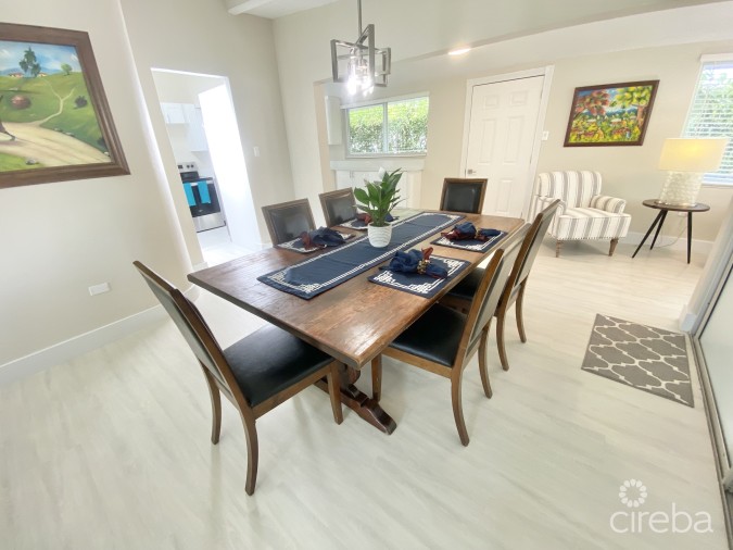 STUNNINGLY RENOVATED 3 BED +DEN HOME IN GEORGE TOWN