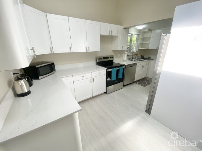 STUNNINGLY RENOVATED 3 BED +DEN HOME IN GEORGE TOWN
