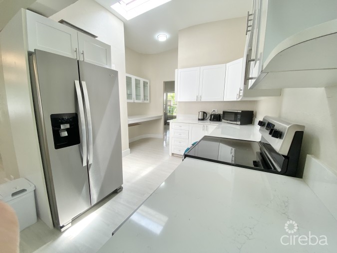 STUNNINGLY RENOVATED 3 BED +DEN HOME IN GEORGE TOWN