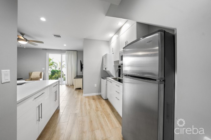 OCEAN CREST #21, GEORGE TOWN WATERFRONT