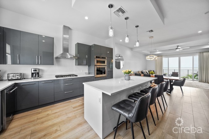 OCEAN CREST #21, GEORGE TOWN WATERFRONT