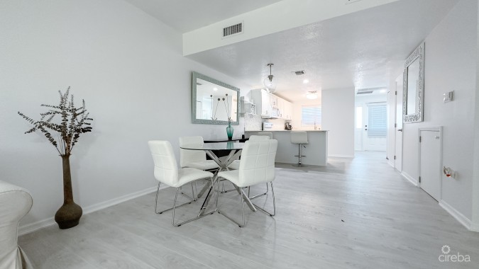 SOUTHAMPTON GARDENS 2 BED, 2.5 BATH TOWNHOUSE