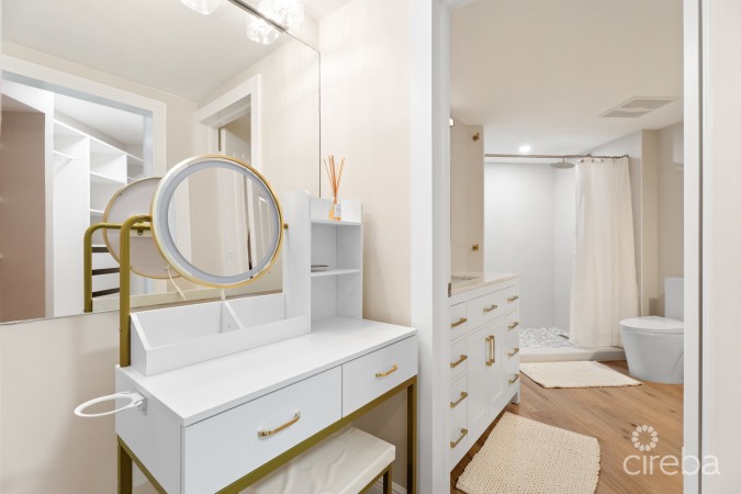 BRITANNIA, REGENTS COURT 613,  WITH DOCK