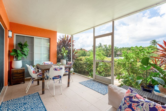 BRITANNIA, REGENTS COURT 613,  WITH DOCK