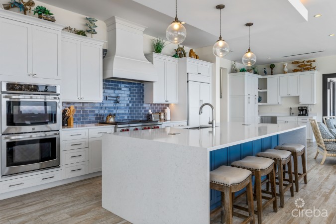 BELLA VISTA-LUXURY PANORAMIC OCEANFRONT 5 BEDROOM ESTATE