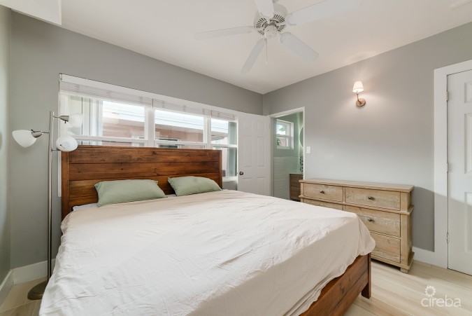 WINTERHAVEN BEACHFRONT 3 BED