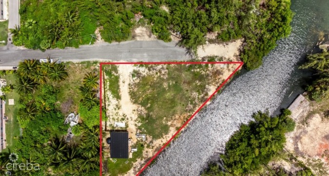 CHINABERRY DRIVE CANAL FRONT LOT