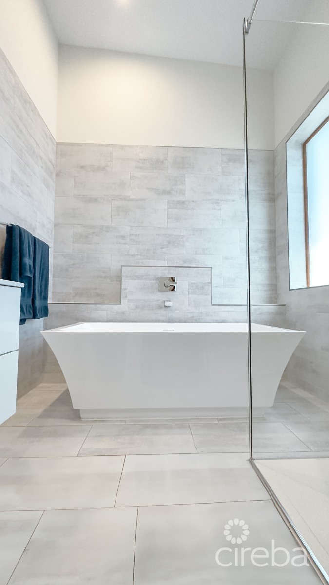 4 BED ARVIA CANAL FRONT