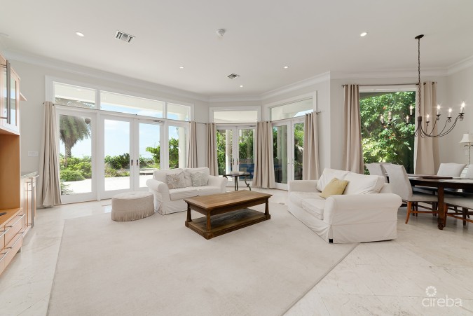 THE BLUE HOUSE - WATERFRONT HOME SOUTH SOUND ROAD