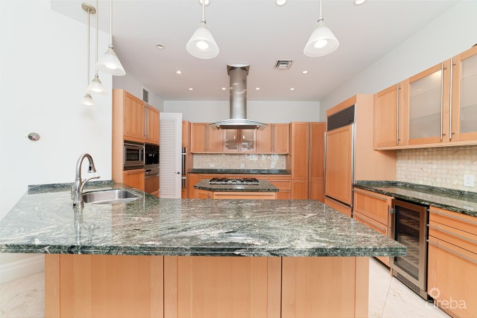 THE BLUE HOUSE - WATERFRONT HOME SOUTH SOUND ROAD