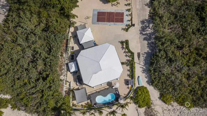 A WAVE FROM IT ALL - FULLY RENO'D 4 BED OCEANFRONT