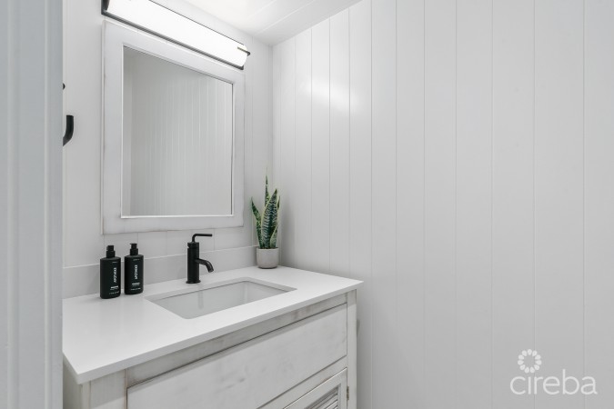 OLEA 106, CANAL FRONT 3 BED DUPLEX