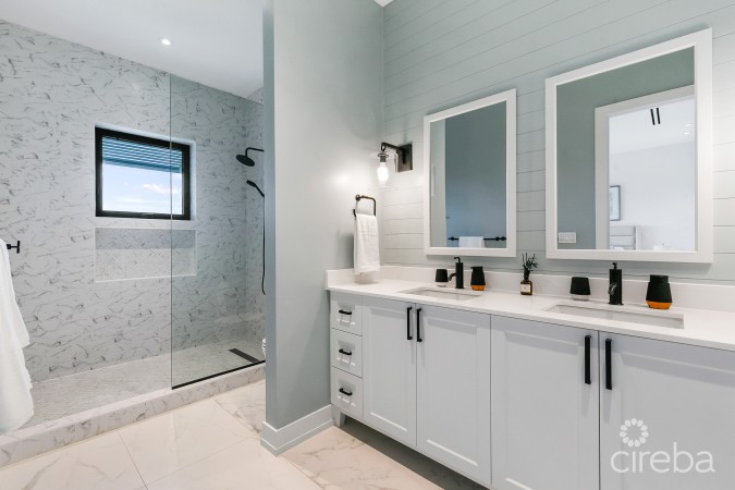 OLEA 106, CANAL FRONT 3 BED DUPLEX