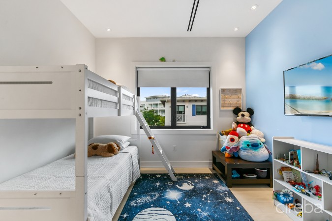 OLEA 106, CANAL FRONT 3 BED DUPLEX