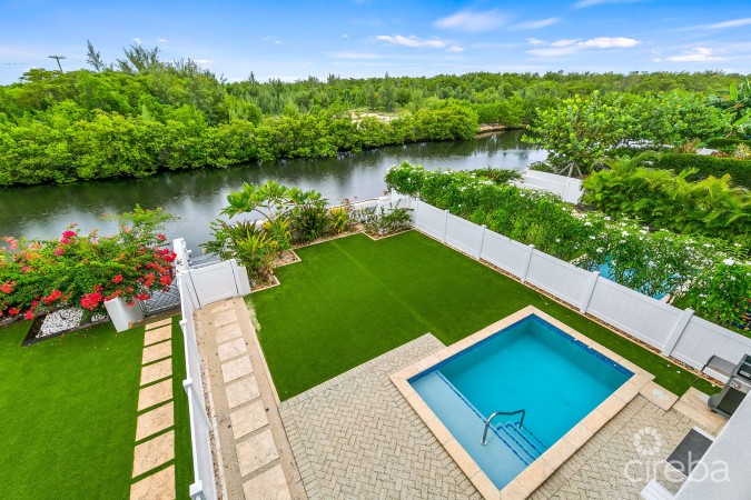 OLEA 106, CANAL FRONT 3 BED DUPLEX