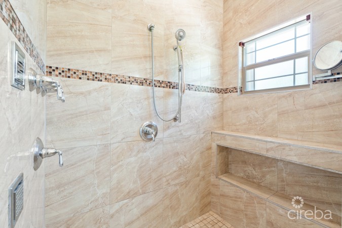 ORCHID HEIGHTS 32, MIDSUMMER DRIVE HOME