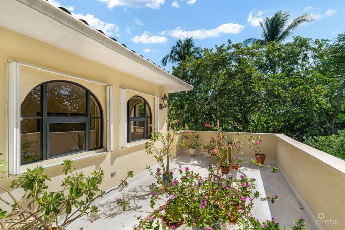 ANNE BONNY CRESCENT - CLASSIC COLONIAL WITH OUTDOOR ENTERTAINING