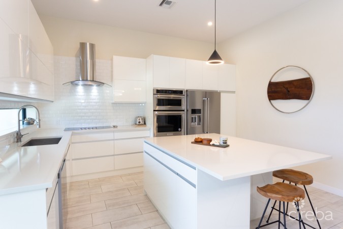 VELA 4BED | NEWEST PHASE & NEWLY PAINTED