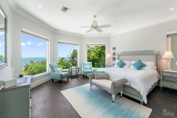 CHIARO DI LUNA, A LUXURY OCEAN FRONT ESTATE IN VISTA DEL MAR