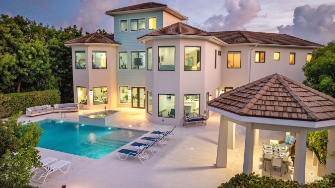 CHIARO DI LUNA, A LUXURY OCEAN FRONT ESTATE IN VISTA DEL MAR