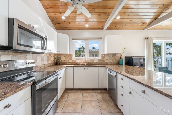 CARIBBEAN PARADISE 8, BEACHFRONT VILLA