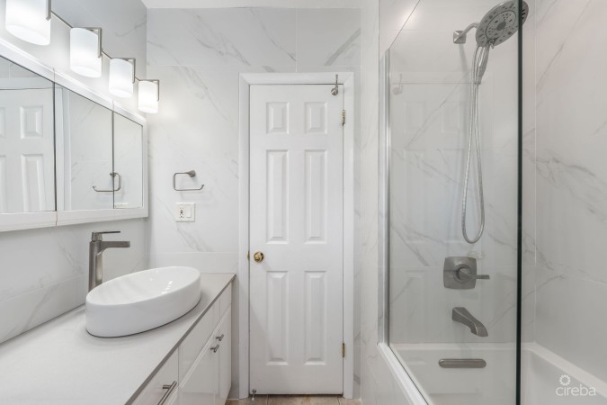 CARIBBEAN PARADISE 8, BEACHFRONT VILLA