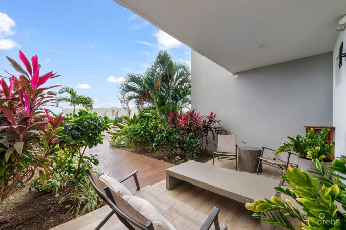 OCEAN CREST 14, OCEANFRONT TOWNHOME WITH STUDIO