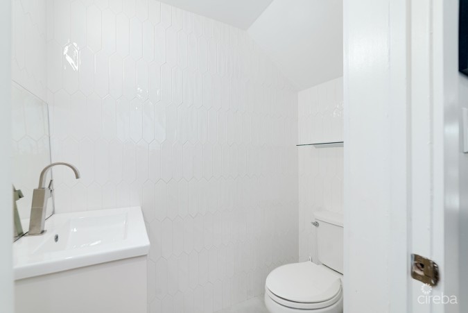 OCEAN CLUB 2BED/2.5BATH CONDO