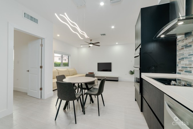 2 BEDROOM CONDO IN YARL