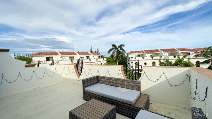 2 BEDROOM SAN SEBASTIAN TOWNHOUSE