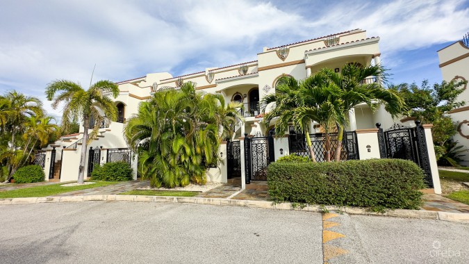 2 BEDROOM SAN SEBASTIAN TOWNHOUSE