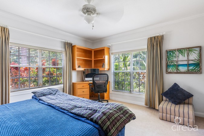 WEBSTER'S DRIVE 69, SOUTH SOUND HOME