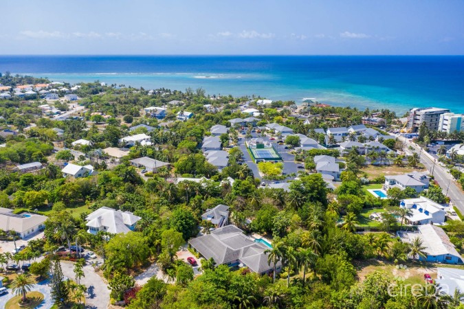 WEBSTER'S DRIVE 69, SOUTH SOUND HOME