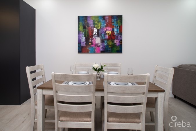 ACROSS FROM BEACH--SOUTH SOUND--3BED/3.5BATH TOWNHOUSE--FENCED YARD--THE MANTRAS