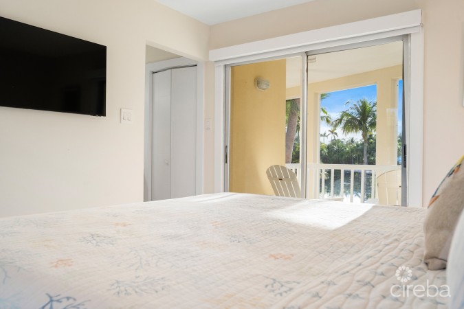 ISLAND HOUSE 15, RUM POINT BEACHFRONT TOWNHOME