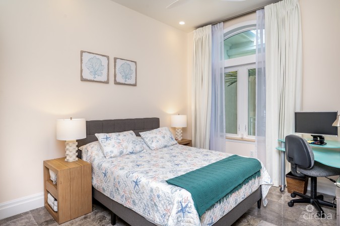 THE PINNACLE VILLA 30 & GARAGE