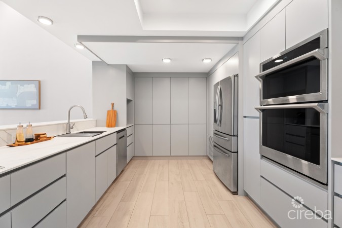 KINGS COURT EXECUTIVE HOME