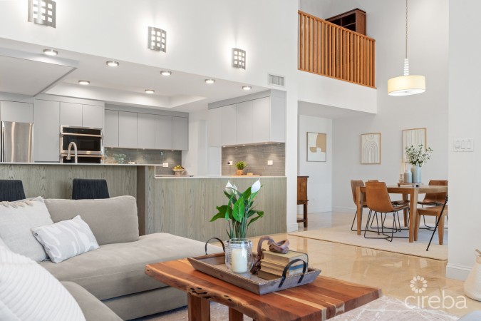 KINGS COURT EXECUTIVE HOME