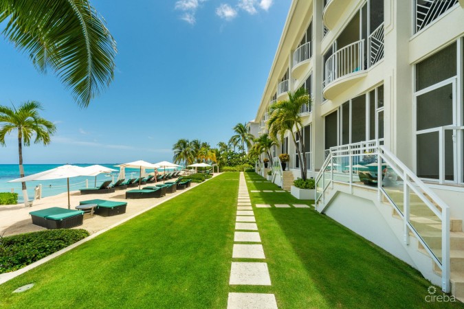 BEACH FRONT CONDO - 3 BED - SOUTH BAY BEACH CLUB