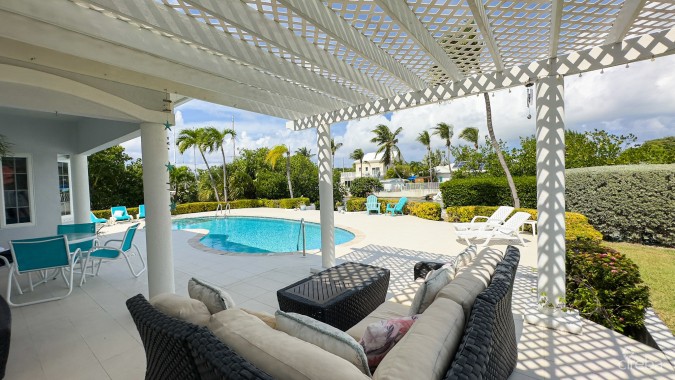 GOVERNORS HARBOUR CANAL FRONT FAMILY HOME