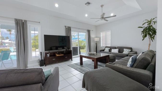 GOVERNORS HARBOUR CANAL FRONT FAMILY HOME