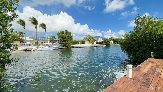 GOVERNORS HARBOUR CANAL FRONT FAMILY HOME