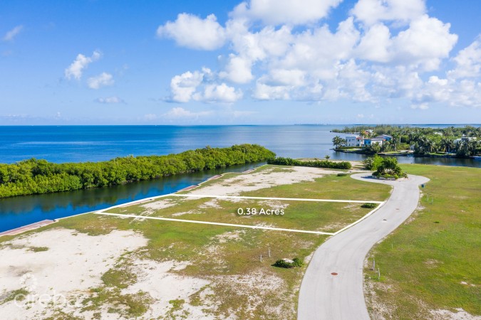 HARBOUR REACH 0.38 ACRE, NORTH SOUND FACING