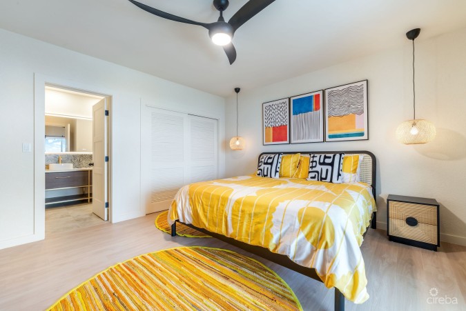 SUPERB VALUE AND VIEWS ON SPOTTS BEACH - 15 CORAL BAY VILLAGE