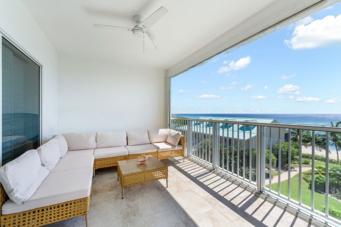 SUPERB VALUE AND VIEWS ON SPOTTS BEACH - 15 CORAL BAY VILLAGE