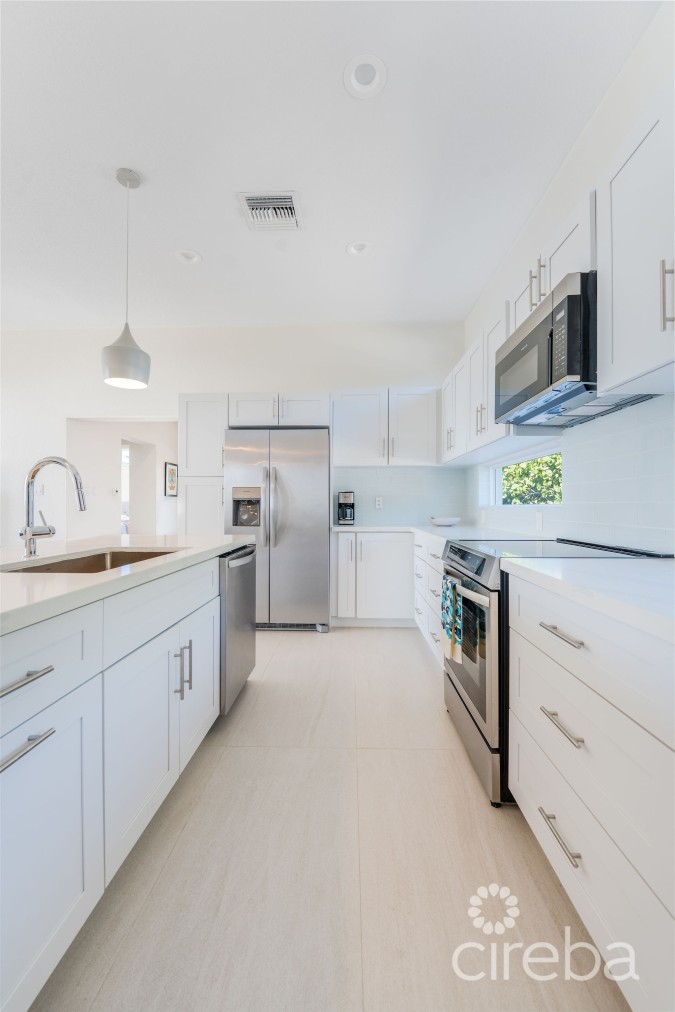 SOUTHSIDE SEAFRONT VILLA