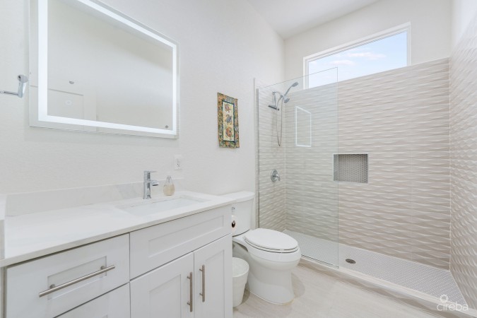 SOUTHSIDE SEAFRONT VILLA